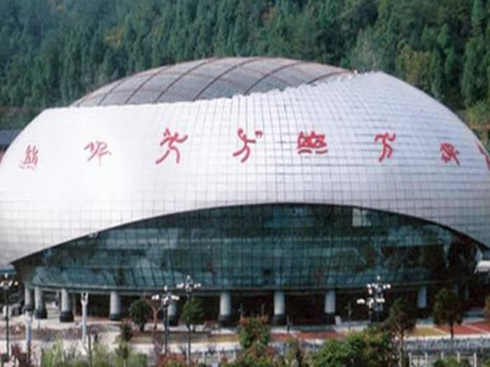 云浮体育中心球形网架加工安装